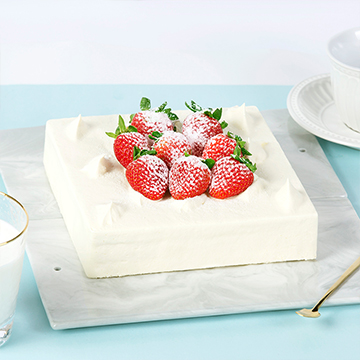 草莓奶油鲜奶蛋糕